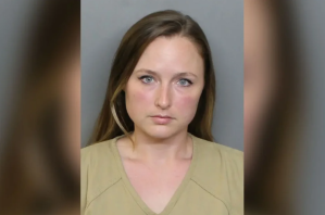 Maestra fue arrestada por esconder en su casa a adolescente que estaba desaparecido en Florida