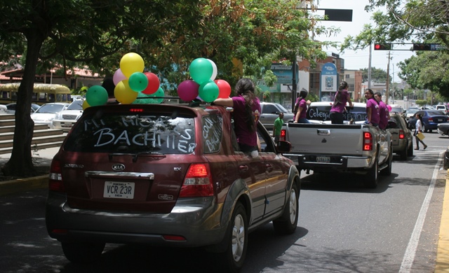 El chavismo reitera prohibición de caravanas estudiantiles vehiculares