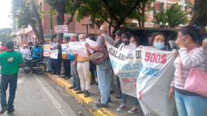 Docentes en Lara protestaron por salarios dignos frente a la gobernación chavista este #1Ago (FOTOS)