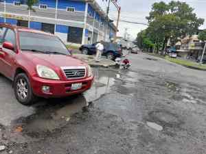 Chavismo le arrebató plantas de asfalto a la gobernación de Barinas… y ahora lo que abunda son huecos en las calles