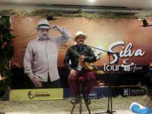 Luis Silva celebra por todo lo alto sus 40 años de carrera musical (VIDEO)
