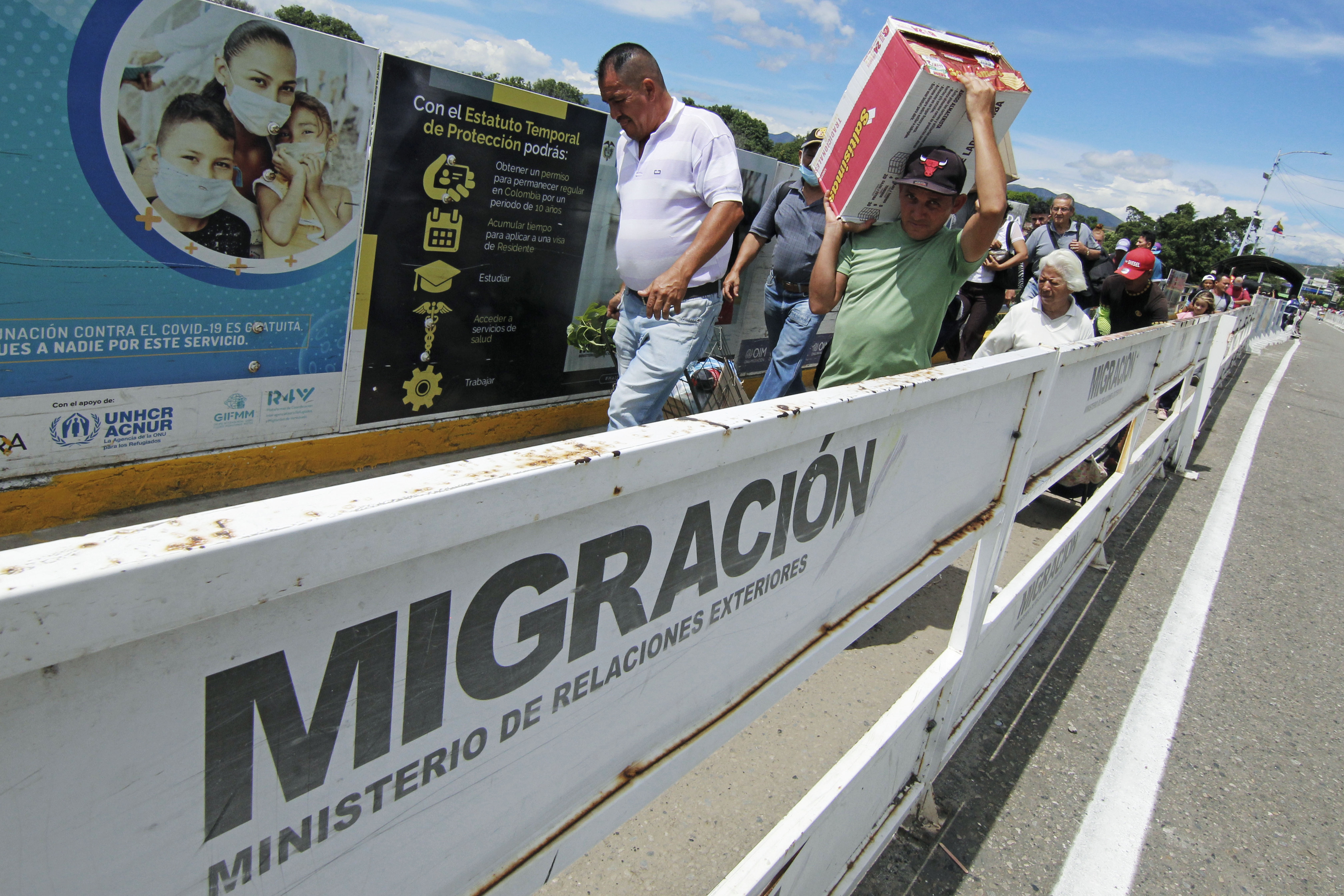 Migración Colombia inició plan para finalizar entrega de PPT a venezolanos