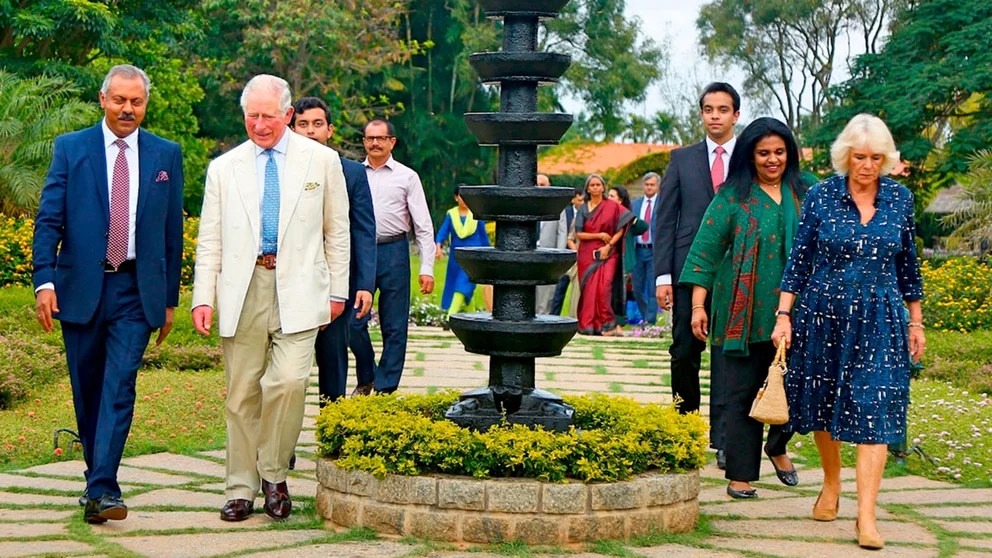 En plena crisis del Reino Unido, la reina consorte Camilla se fue a la India para recibir terapia de rejuvenecimiento