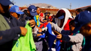 Repatriation of Venezuelan migrants from México by air to begin soon -sources