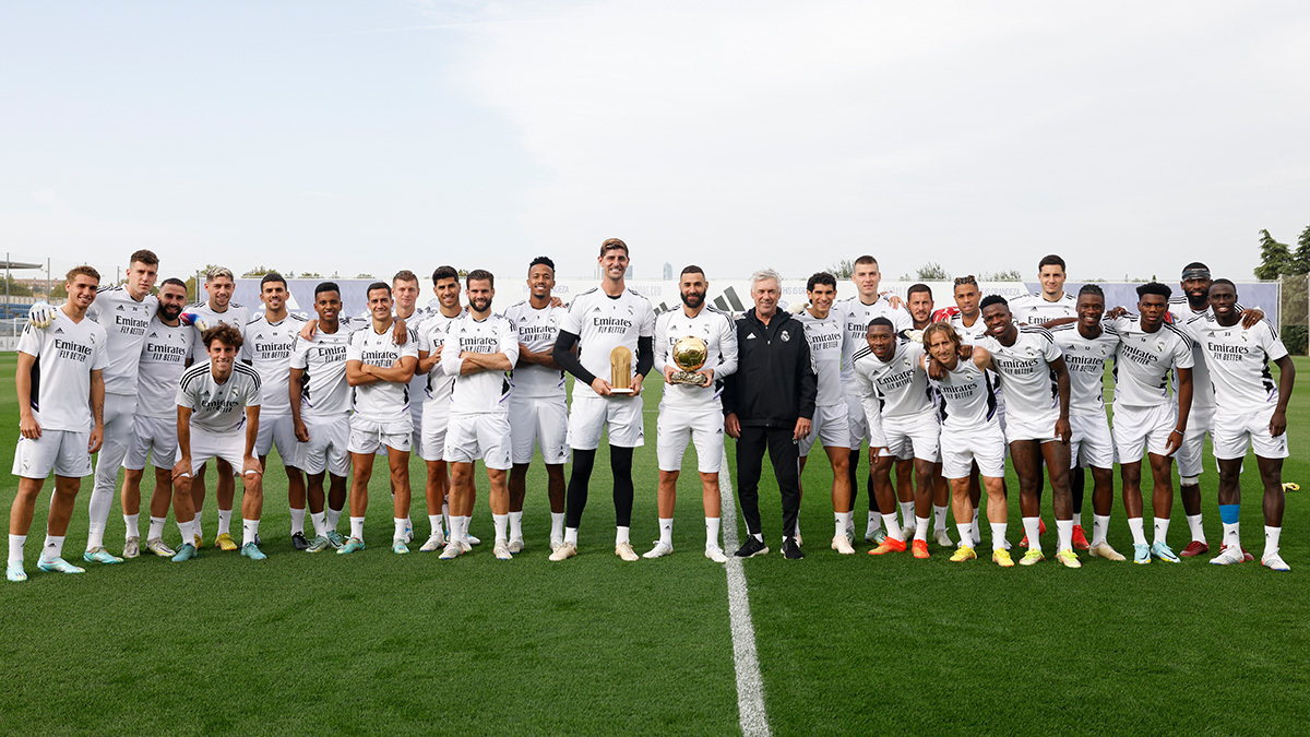 Benzema y Courtois comparten galardones con sus compañeros en el Real Madrid (FOTO)