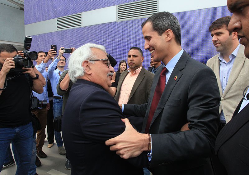 “Dedicó su vida a la gente”: Guaidó lamentó el fallecimiento del padre Francisco José Virtuoso, rector de la Ucab