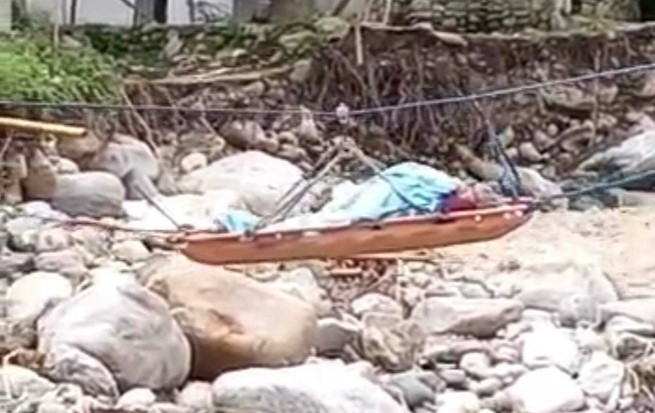 Rescatan a merideños que quedaron incomunicados por la crecida del río La Pedregosa