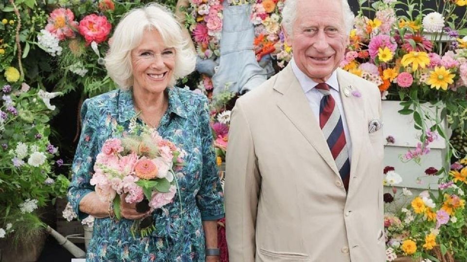 Carlos III prueba su amor a Camila Parker poniendo fin a una de las tradiciones más recordadas de Isabel II