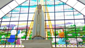 Iglesia venezolana consagró una réplica moderna del Santuario de la Virgen de Fátima en Los Teques (Imágenes)