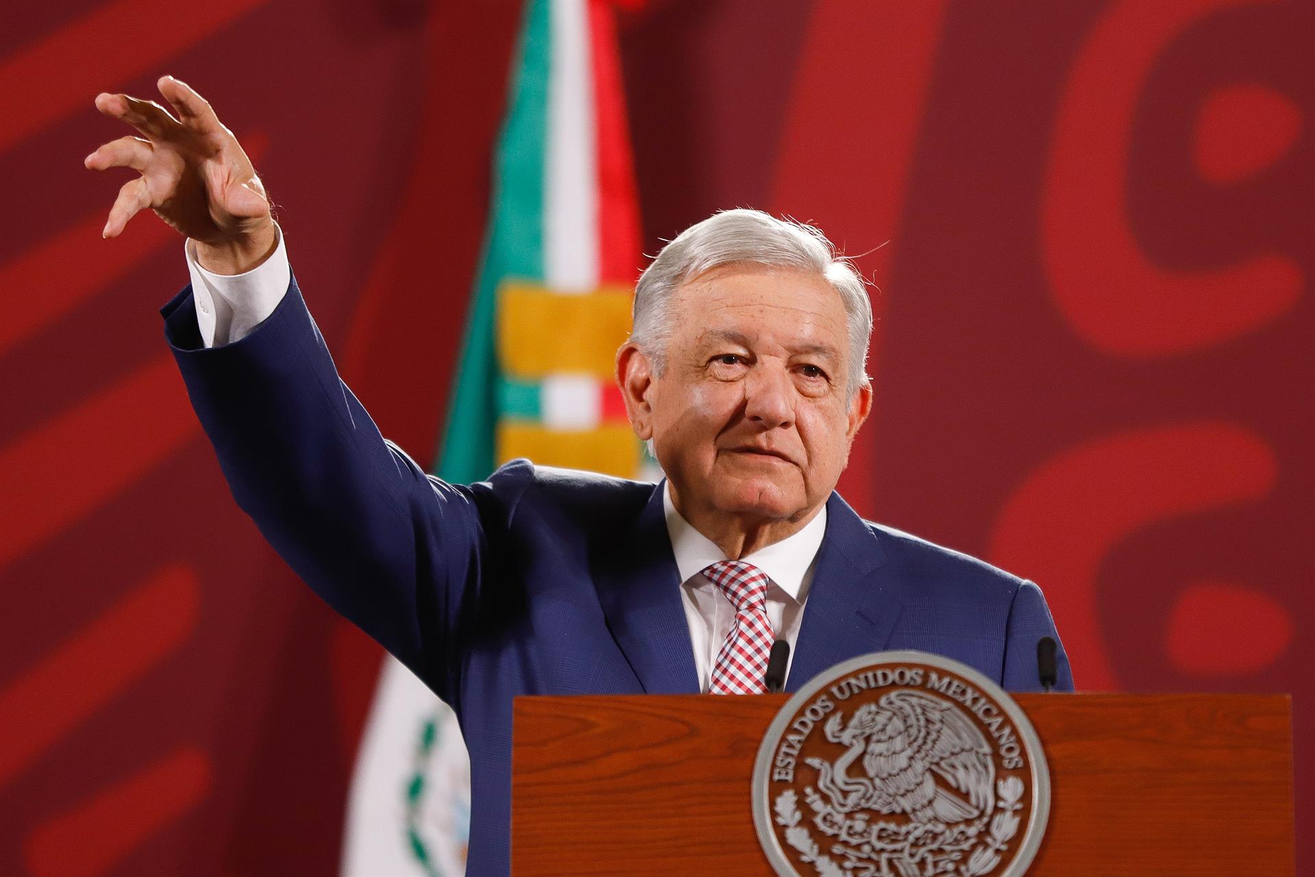 López Obrador rechazó declaraciones de “injerencismo” en Perú pero pide reconocer a Pedro Castillo