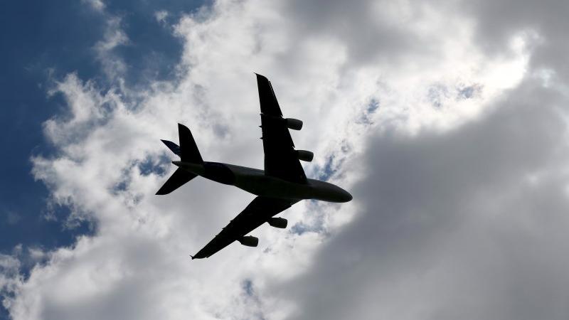 Venezuela, Colombia resume flights after 2-yr hiatus