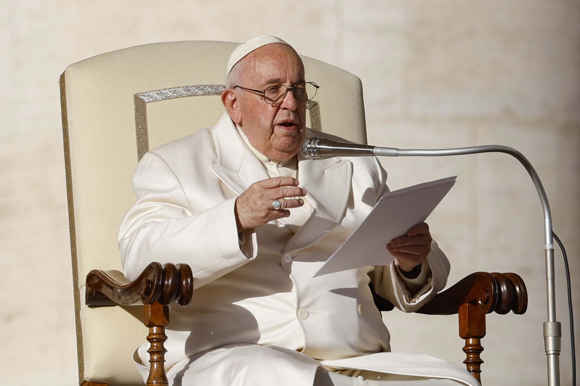 El papa Francisco critica la incapacidad de encontrar soluciones comunes a la migración