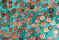 “Se quejaba de que estaba hinchado”: Le encuentran 187 monedas en el estómago
