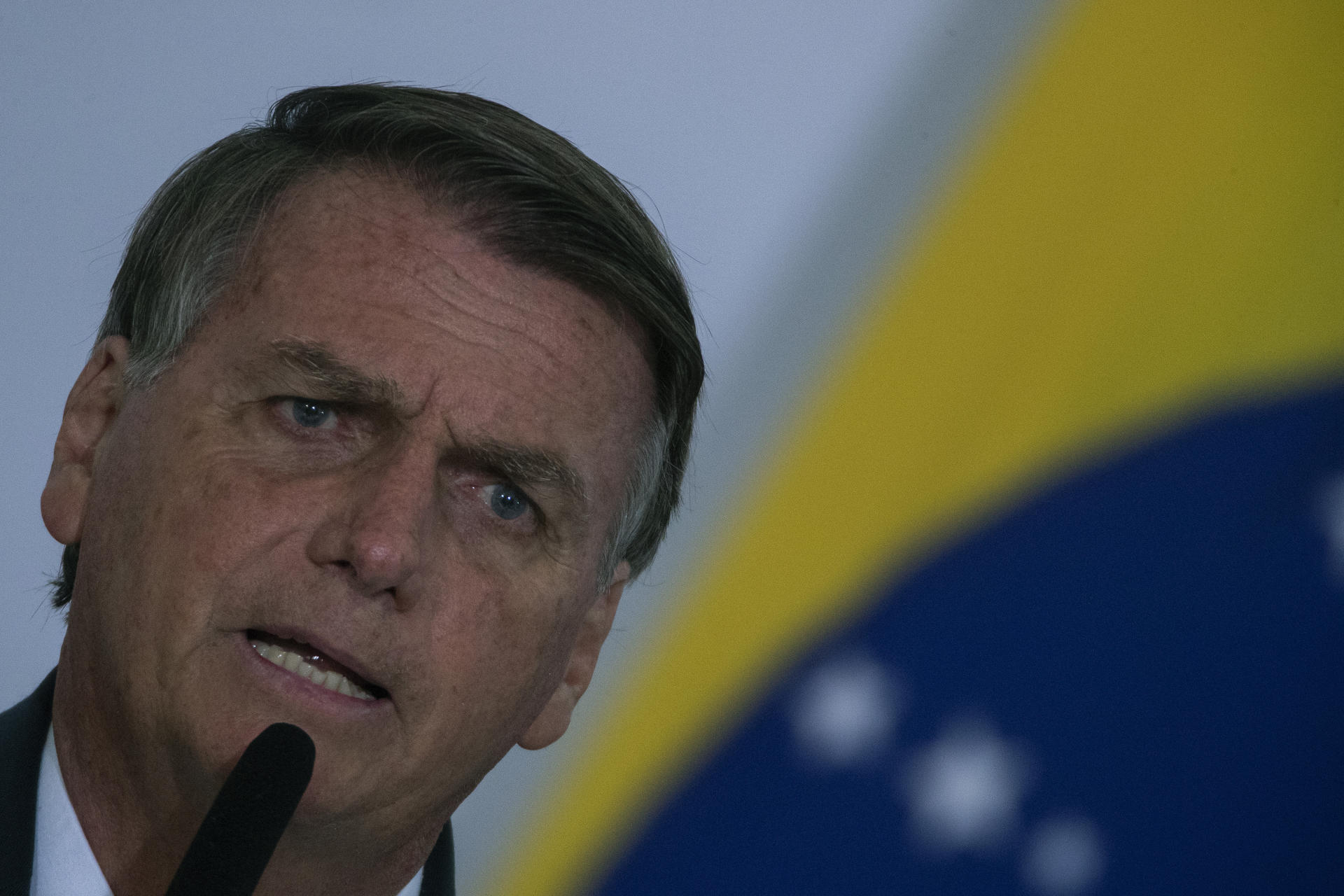 Bolsonaro viaja a Estados Unidos a dos días de la investidura de Lula