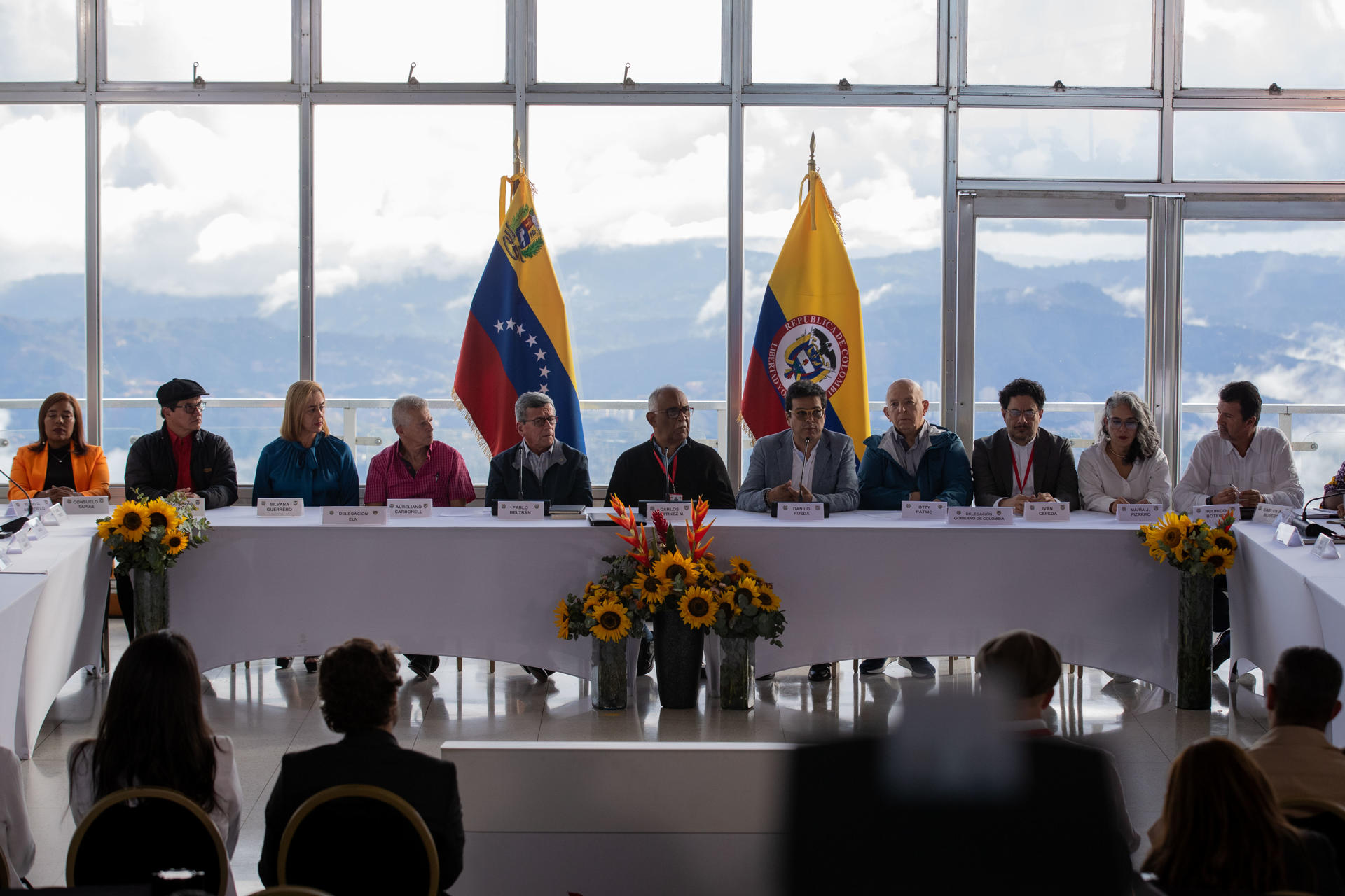 Colombia y ELN vuelven a ronda de negociación el próximo #13Feb en México