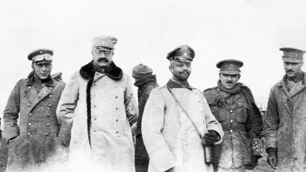 La tregua por Navidad entre soldados de la Primera Guerra Mundial que se “firmó” con regalos y fútbol