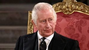 Curiosidades de la coronación de Carlos III: el monarca lucirá una corona reciclada y habrá plebeyos invitados a la ceremonia