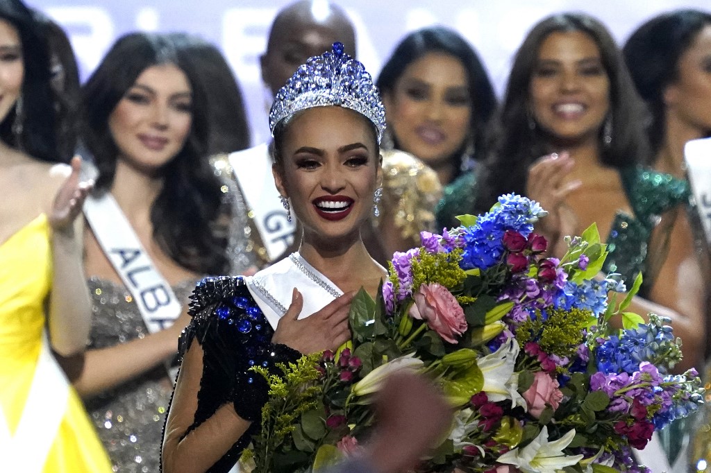La estadounidense R’Bonney Gabriel ganó la corona del Miss Universo 2022