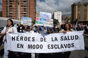 Trabajadores de la salud pública en Caracas exigieron alza a sus salarios de esclavos (Fotos)