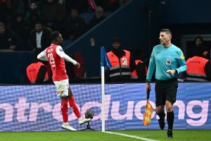 Otra frustración para PSG tras un golazo agónico de Reims