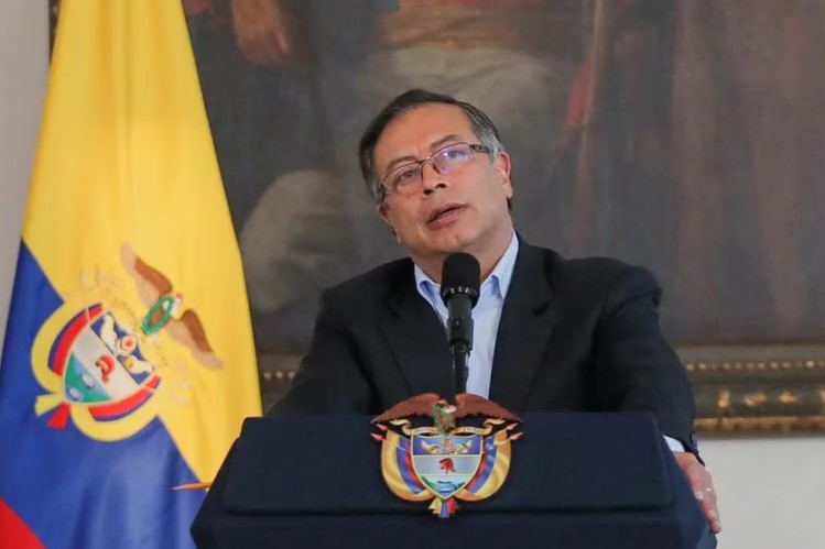 Gobierno de Petro afirma que volverá a dialogar con mineros “cuando cese la violencia”