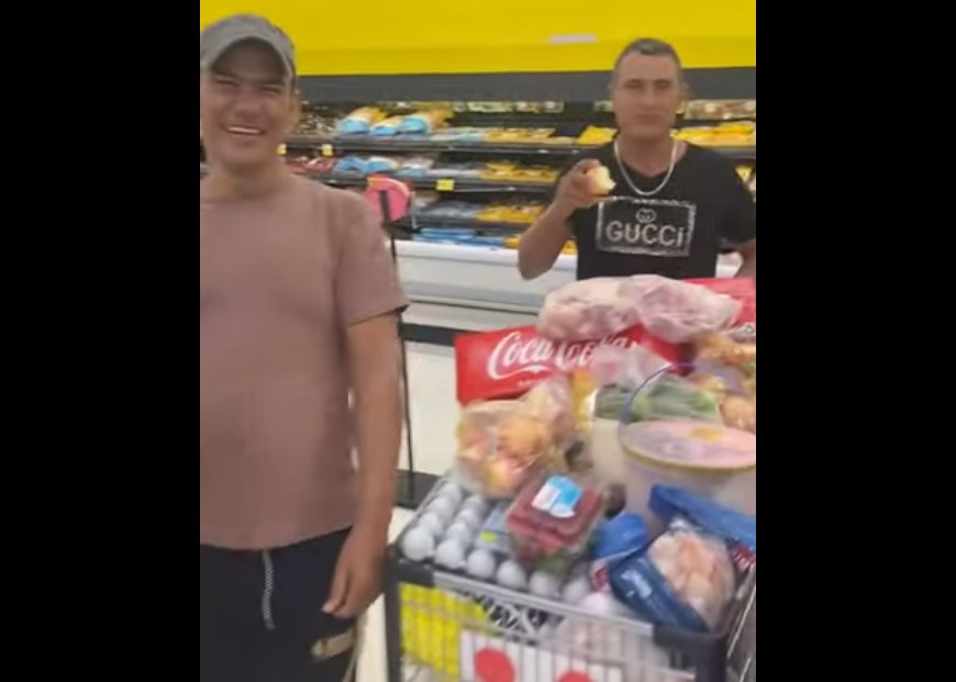 “Un sueño hecho realidad”: balseros cubanos al hacer su primer mercado en Miami (Video)