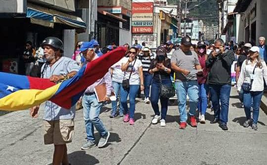 Nadie sobrevive con seis dólares al mes: Maestros merideños se aferran a la lucha por mejoras salariales