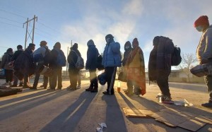 Migrantes comienzan a registrarse en aplicación para solicitar asilo en EEUU