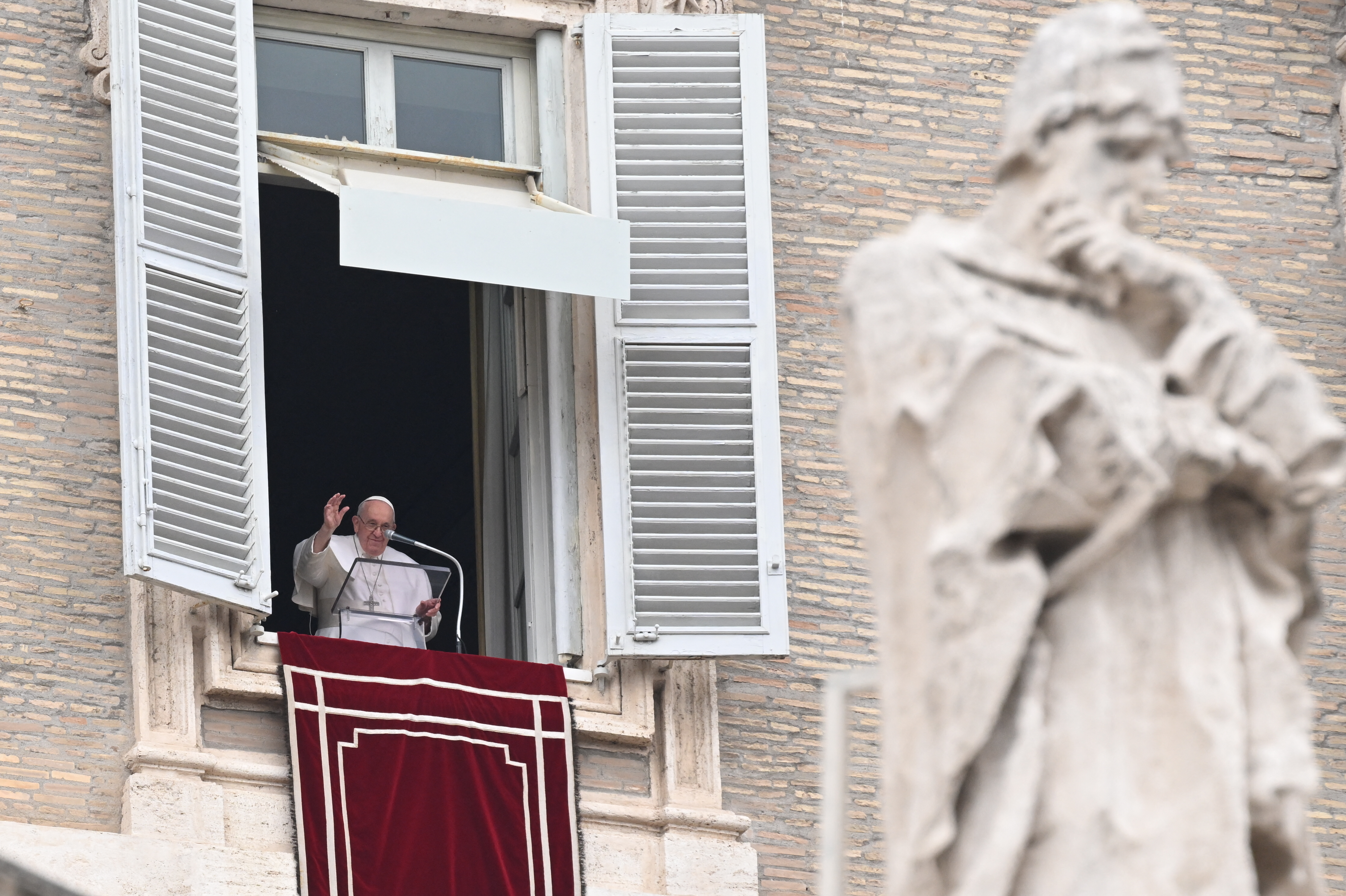 El papa Francisco pide que se detenga a “los traficantes de seres humanos”