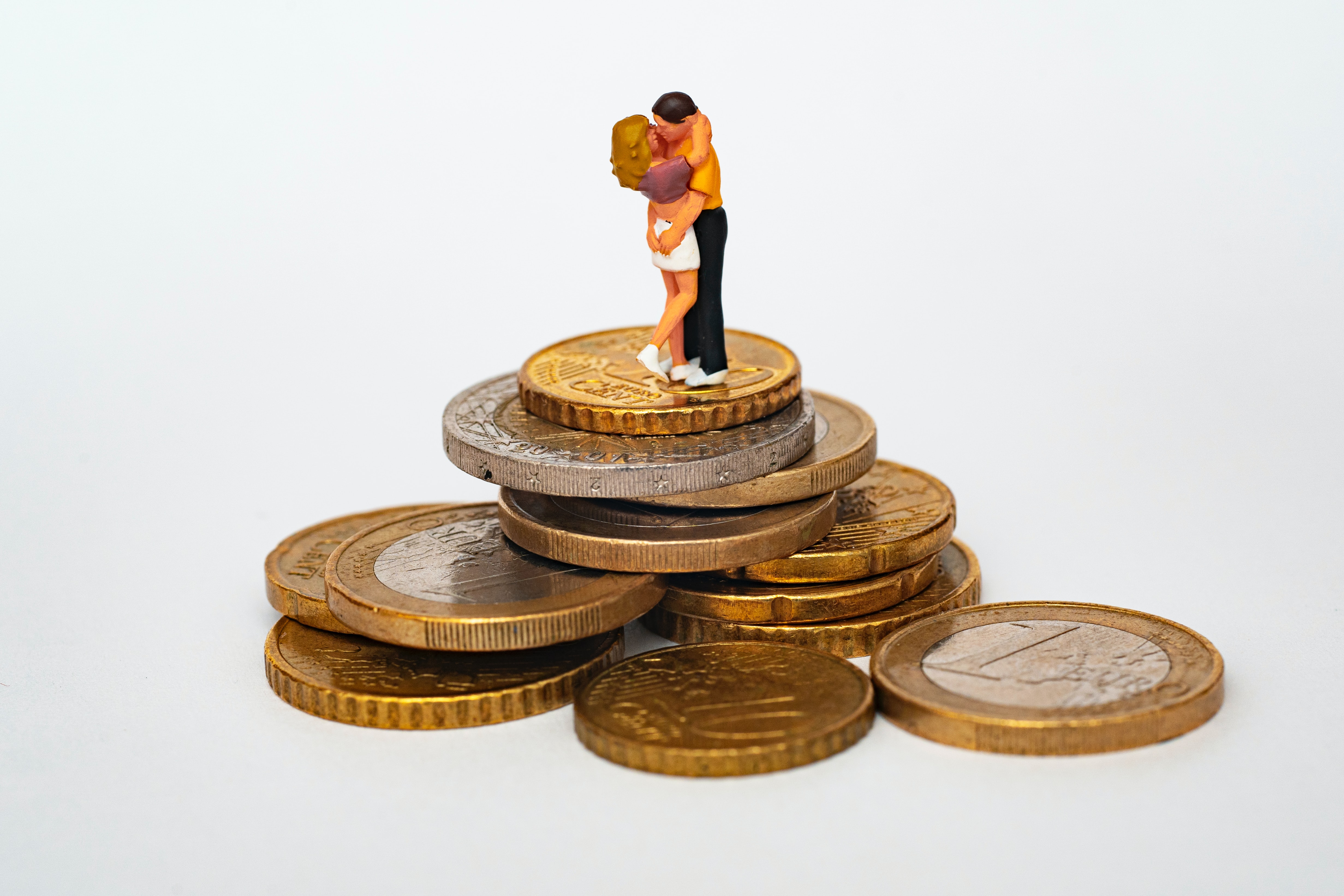 ¿Por qué es importante hablar con tu pareja sobre temas de dinero?