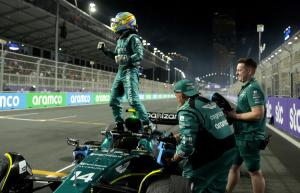 Fernando Alonso perdió su podio en el Gran Premio de Arabia Saudita por una sanción