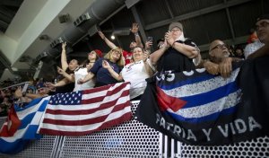 “Patria y Vida” el grito que retumbó en la semifinal del Clásico Mundial entre Cuba y EEUU (VIDEOS)