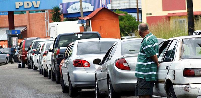 En Calabozo se acabó la gasolina y los “bachaqueros” hacen de las suyas