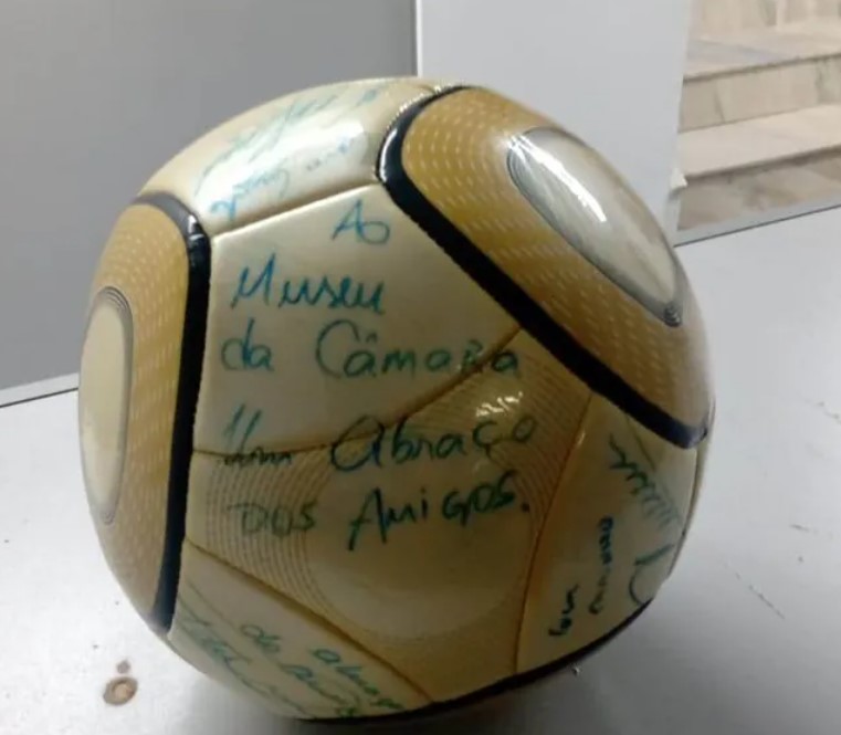 Robó balón autografiado por Neymar durante asalto a Congreso y se entregó a la policía de Brasil