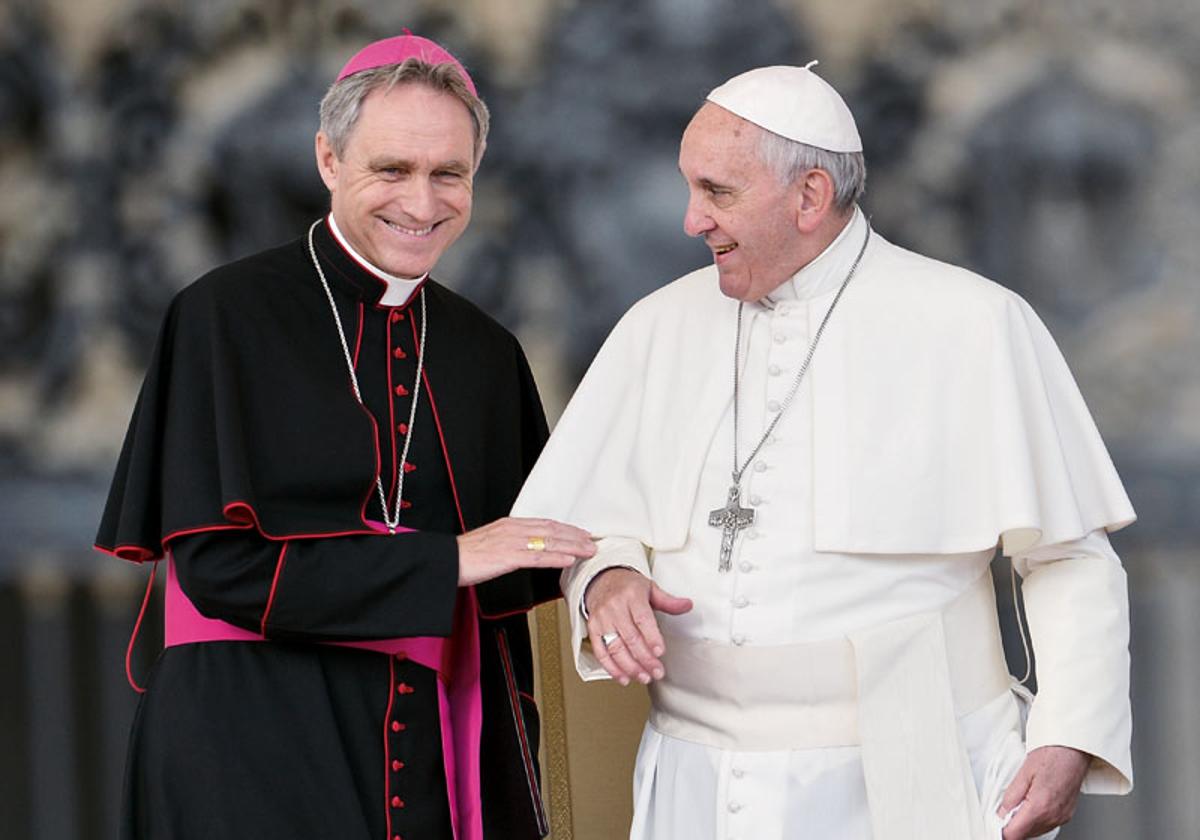 El papa Francisco recibe al secretario personal de Benedicto XVI