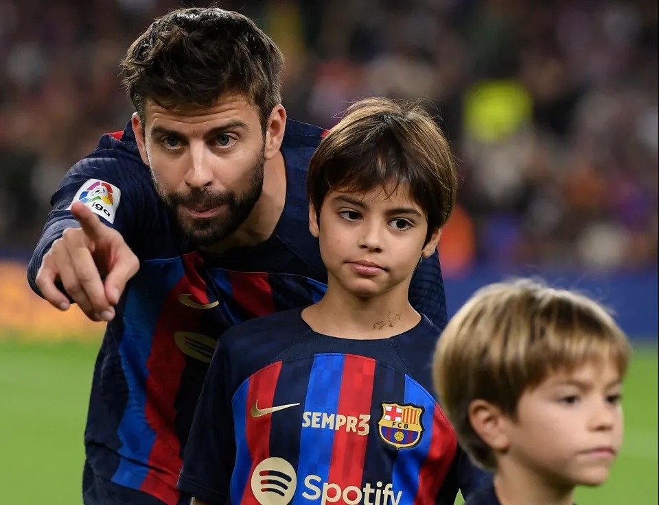 Gerard Piqué no sabía que Milan y Sasha participarían en “Acróstico” de Shakira