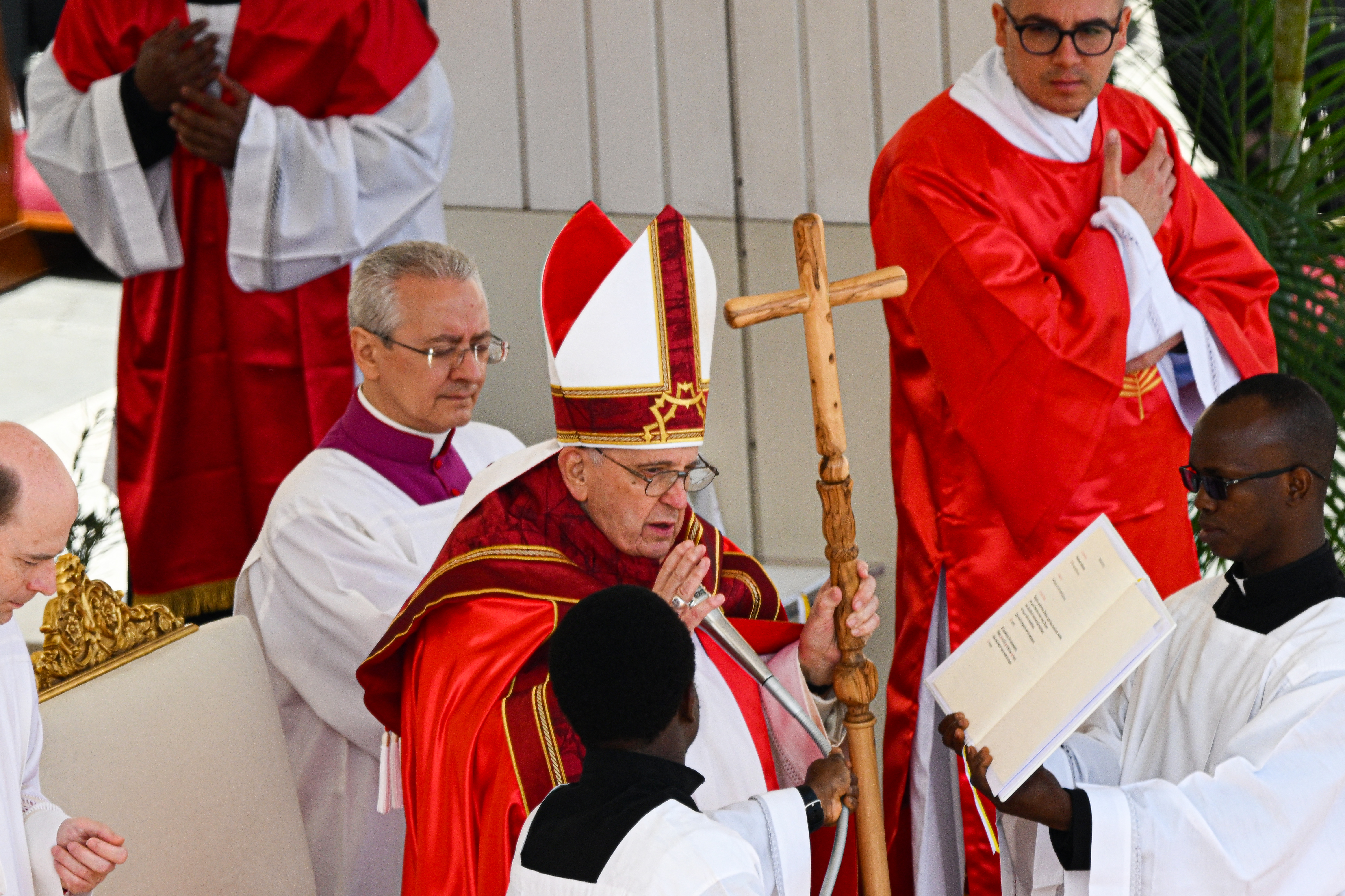 El papa Francisco presidió la misa del Domingo de Ramos desde la Plaza San Pedro en el Vaticano