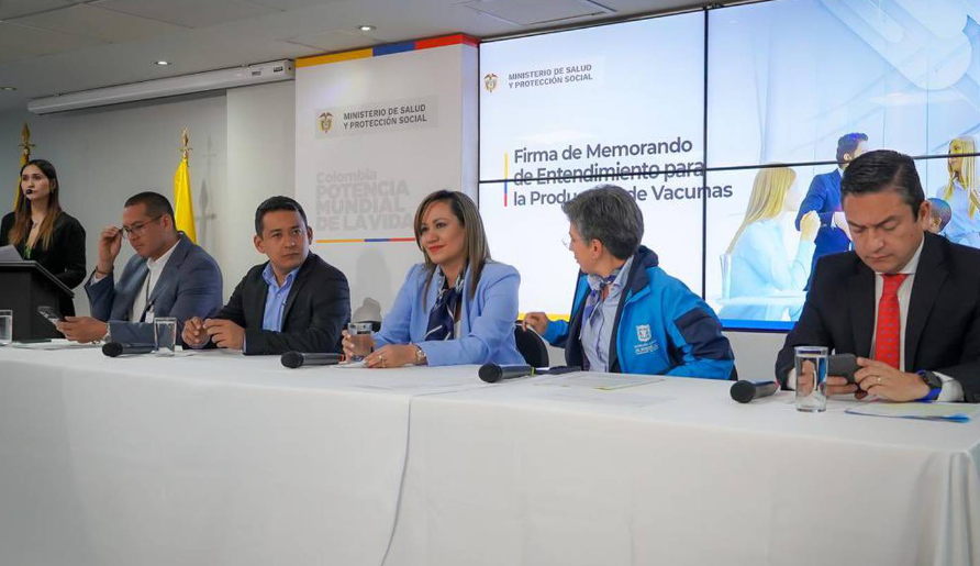 Bogotá firma un acuerdo para tener la primera fábrica de vacunas de Colombia