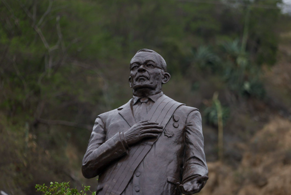 VIDEO: así luce la estatua en honor a García Carneiro que La Guaira no necesitaba