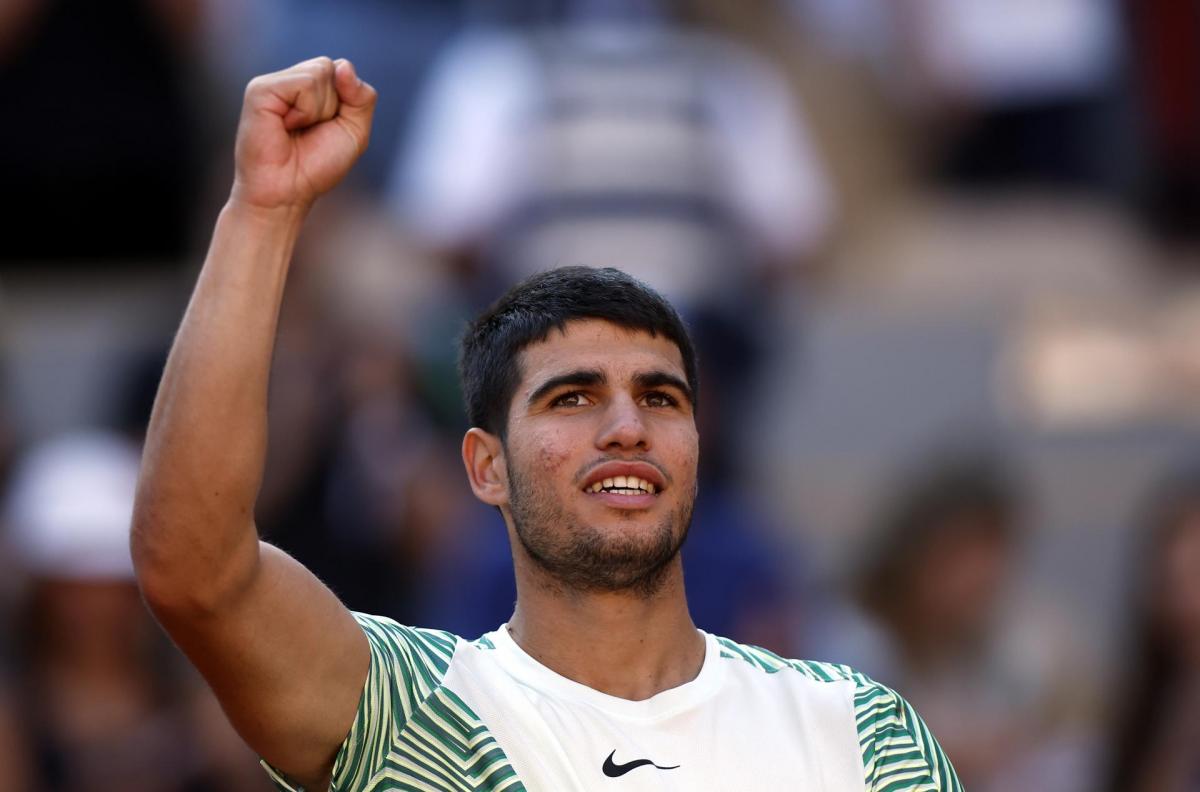 Roland Garros: Alcaraz arrasa en el duelo generacional a Musetti