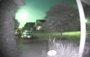 “Es una nave alienígena”: Bola de fuego verde cruzó el cielo en Luisiana y reavivó teorías sobre Ovnis (VIDEO)