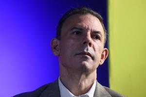 Roberto Enríquez renunció a su candidatura a la Primaria