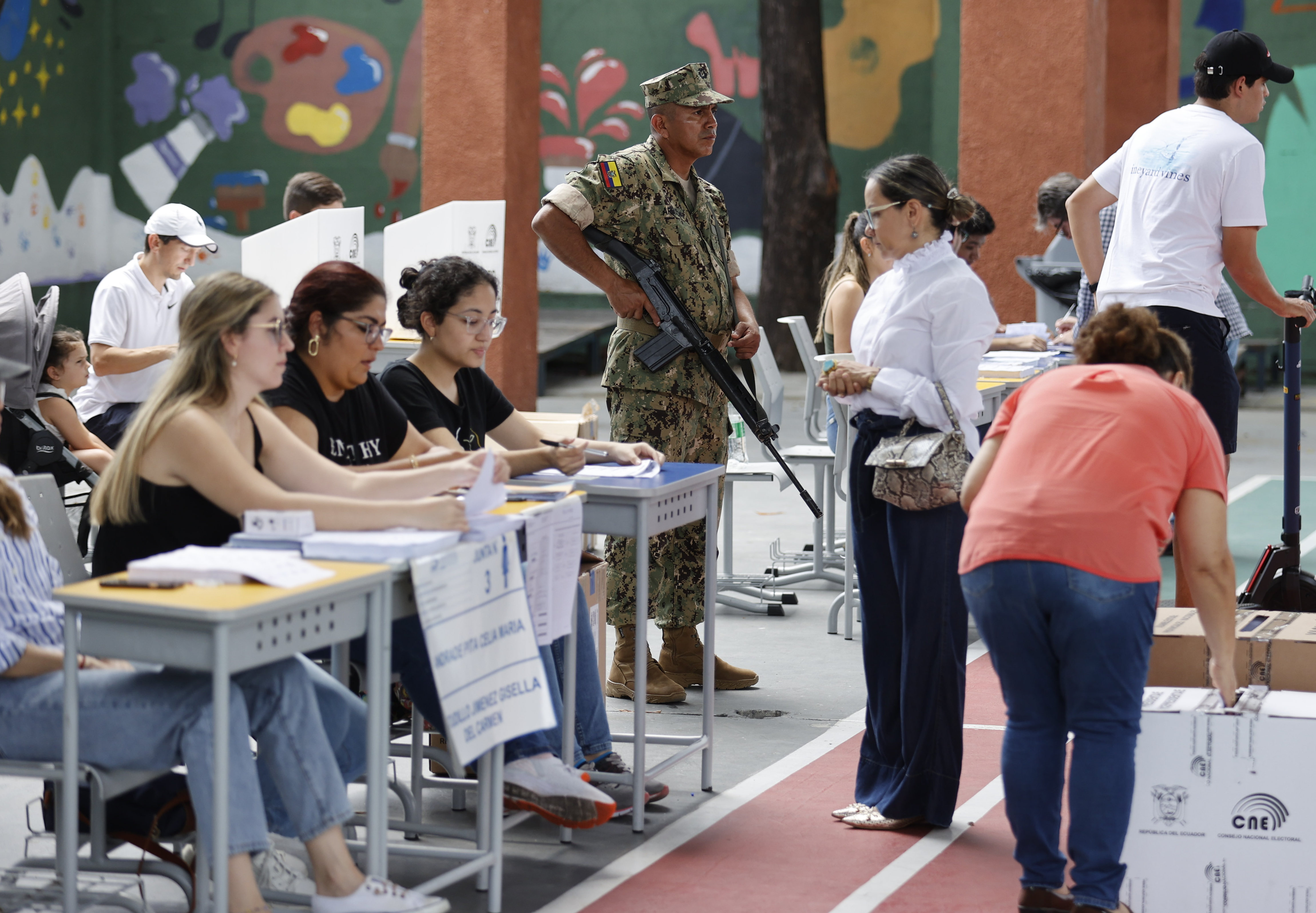 Autoridad electoral de Ecuador confirmó 82,26% de participación en los comicios