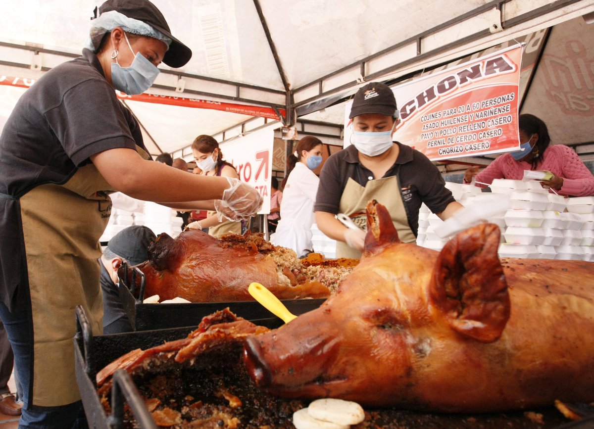 La Lechona Fest en Colombia: ¿Cómo se prepara este platillo típico de cerdo “crocante”? (VIDEO)