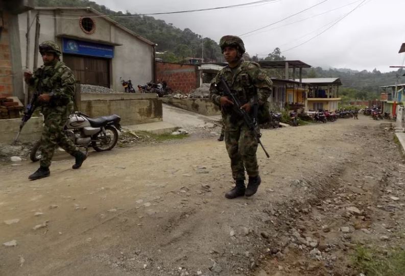 Ejército de Colombia se enfrentó a disidencias de “Iván Mordisco” en el norte de Cauca