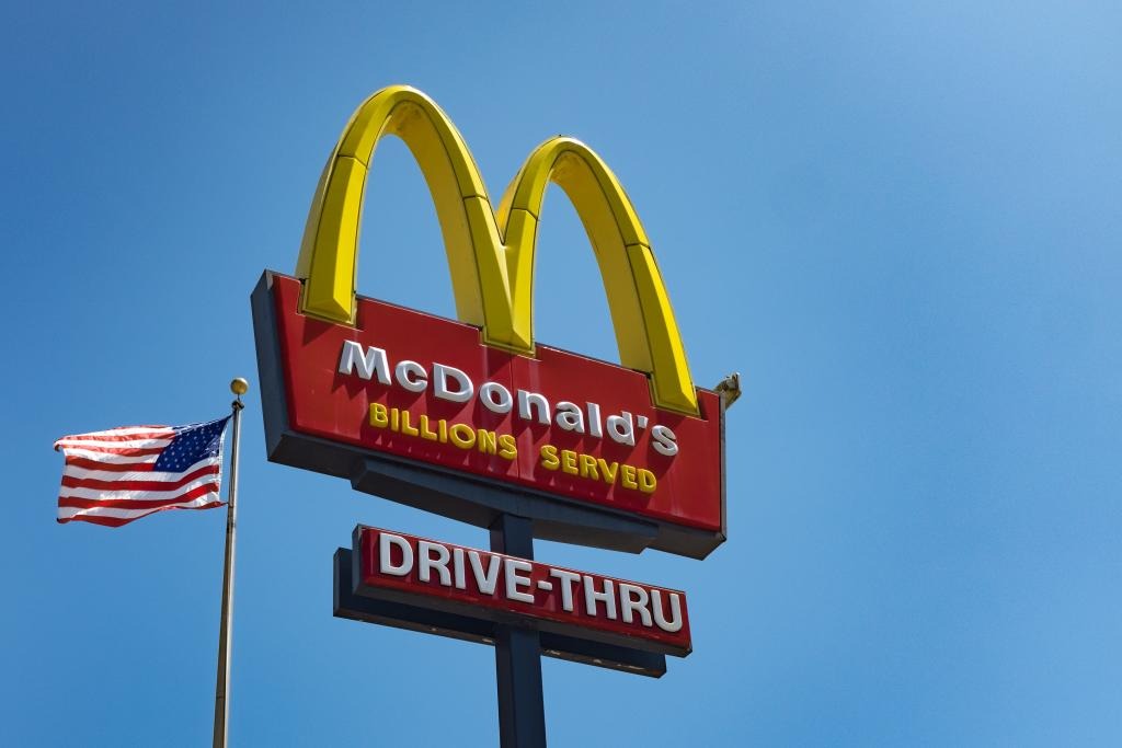 VIDEO: Niño de tres años escapó de su cuna mientras madre dormía… para ir a un McDonald’s en Wisconsin