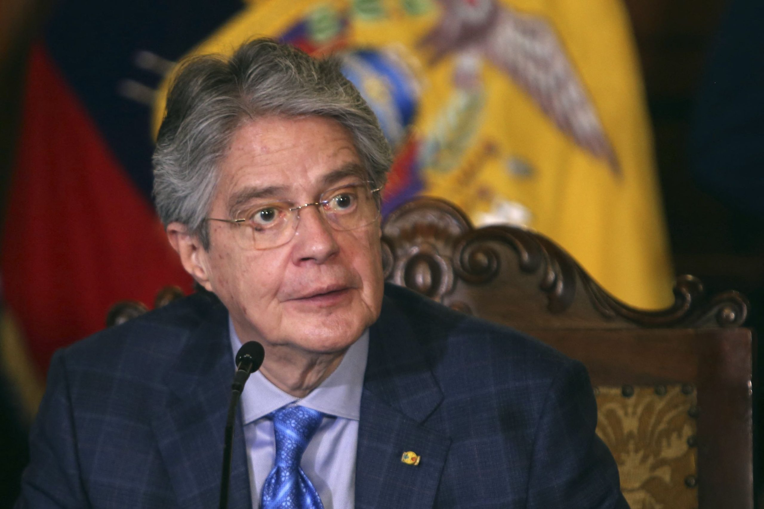 Lasso ordena protección militar para candidatos presidenciales del balotaje en Ecuador