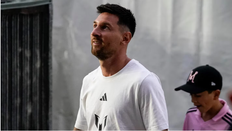 VIDEO: Niño conoció a Lionel Messi y se hizo VIRAL por su reacción