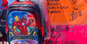 En Venezuela los padres optan por comprar los útiles escolares por partes (Video)