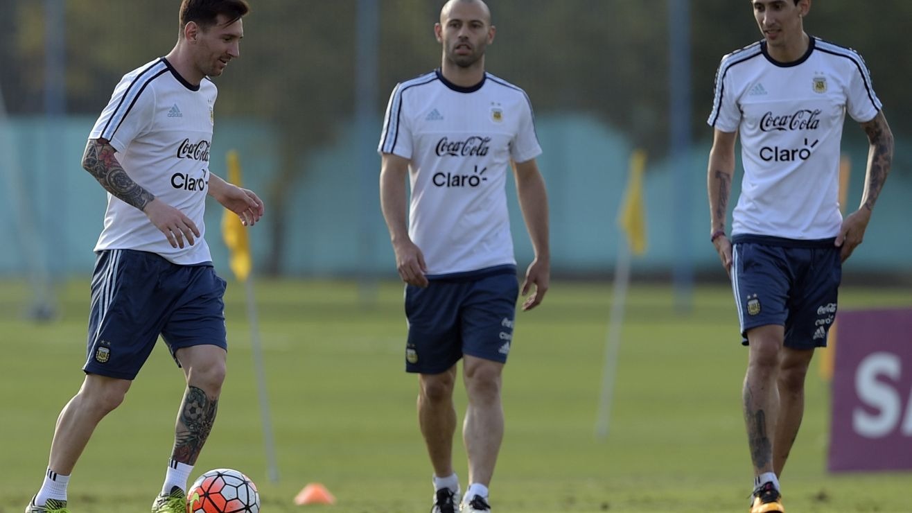 Lionel Messi y Ángel Di María formarían parte de la selección argentina en el Preolímpico de Venezuela